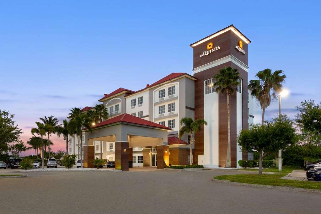 La Quinta By Wyndham Ft. Pierce Hotel Форт Пиърс Екстериор снимка